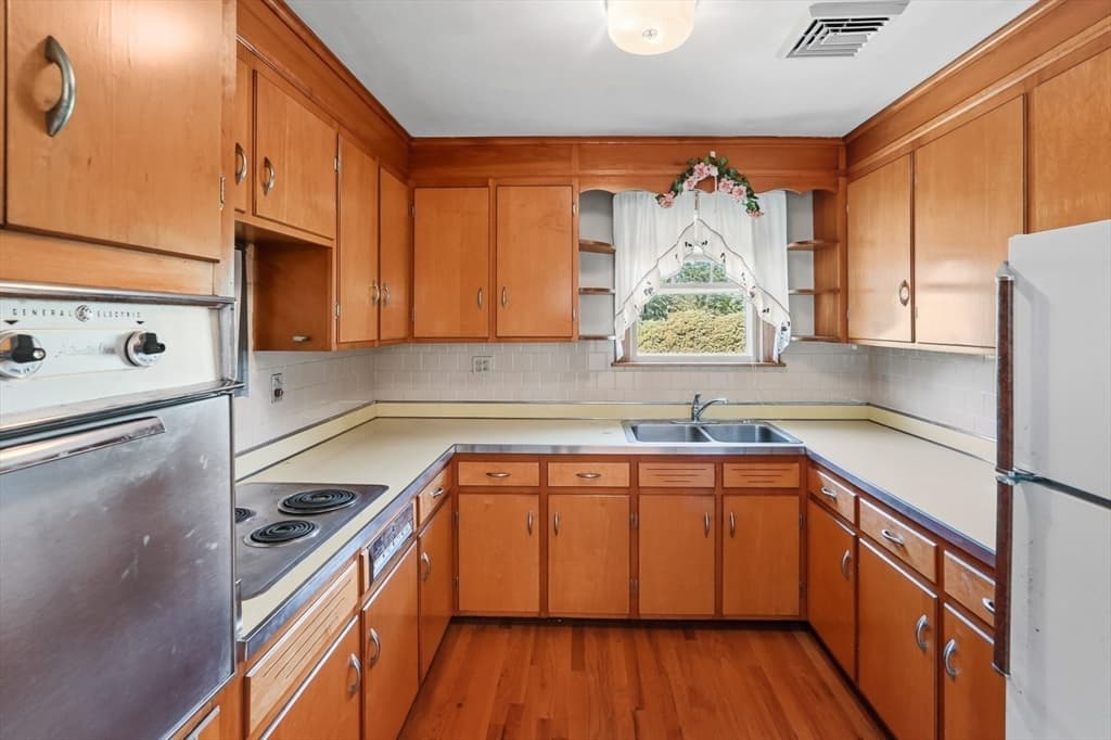2 Family - 2 Units Up/Down at 77 West Main Street, Dudley MA 01571, Dudley, photo 11 of 42