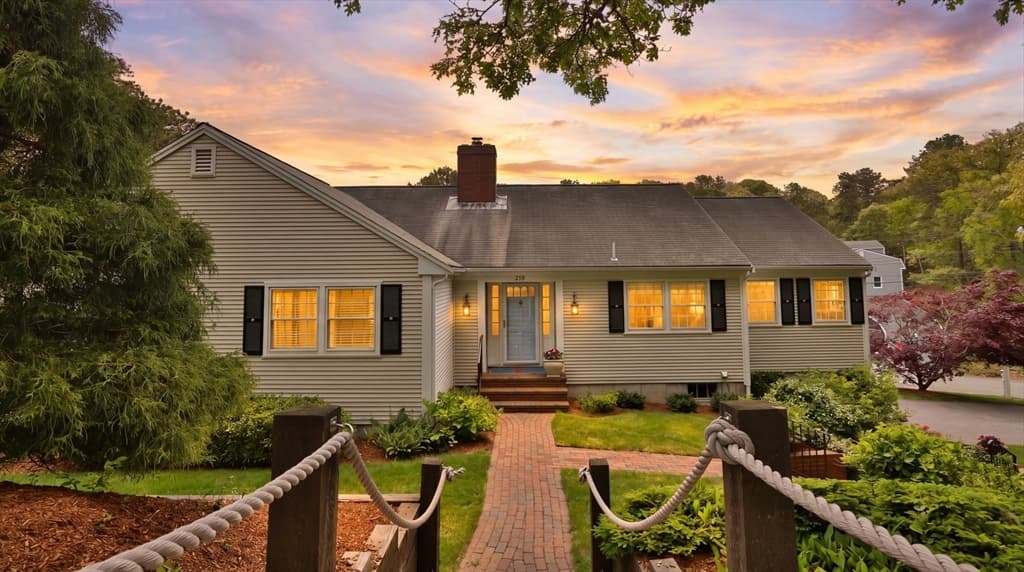 Single Family Residence at 240 Riverview Drive, Chatham MA 02633, Chatham, photo 3 of 26