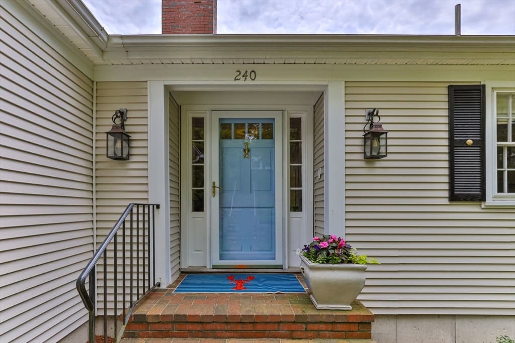 Single Family Residence at 240 Riverview Drive, Chatham MA 02633, Chatham, photo 4 of 26