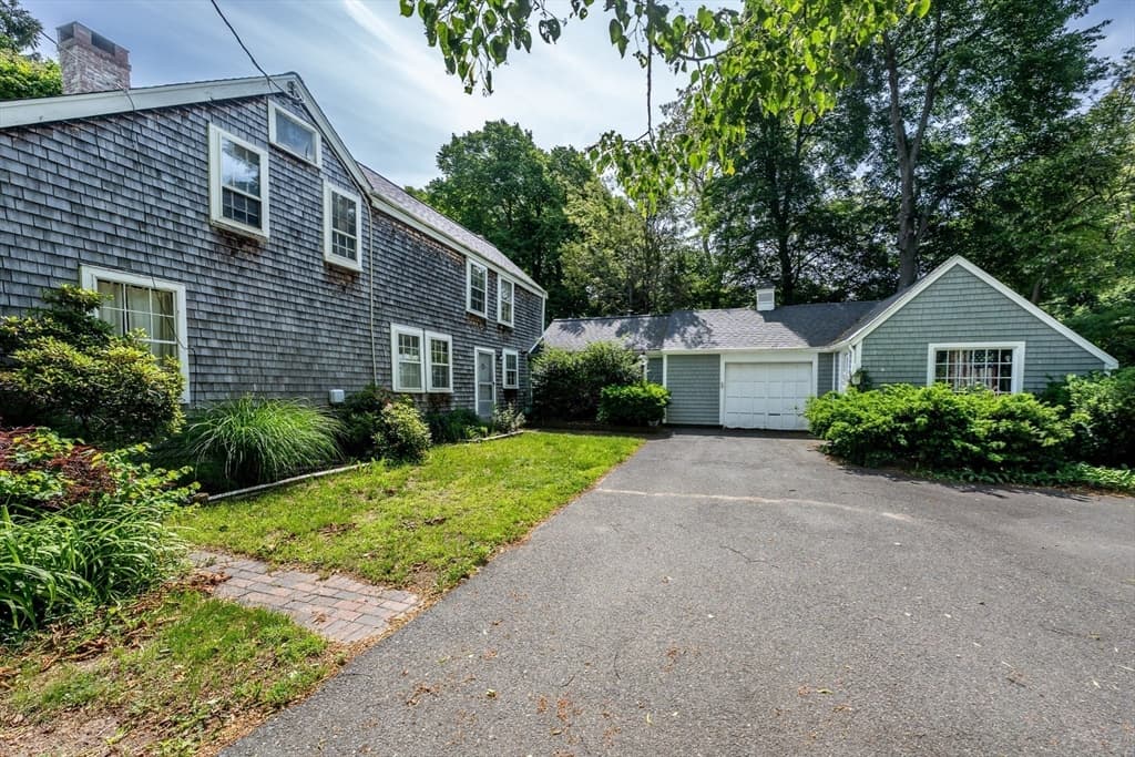 Single Family Residence at 228 Phinneys Ln, Barnstable MA 02632, photo 2 of 33