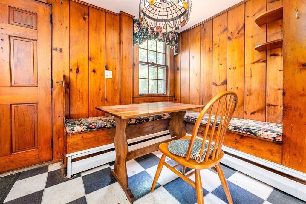 Single Family Residence at 228 Phinneys Ln, Barnstable MA 02632, photo 9 of 33
