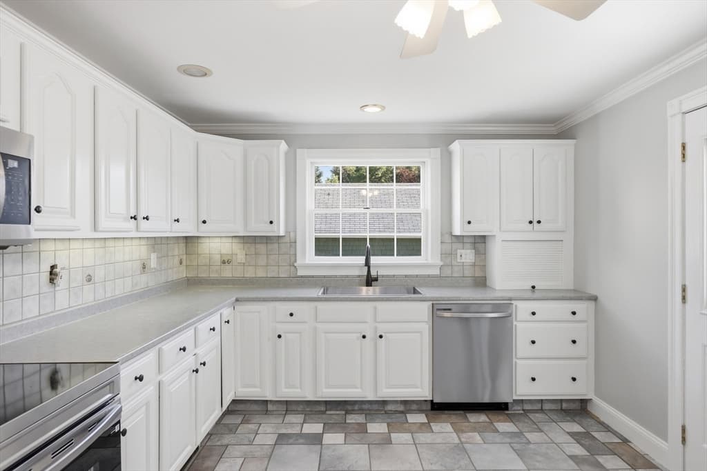 501 Pine St, Fall River MA 02720 photo 7