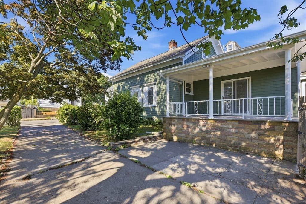501 Pine St, Fall River MA 02720