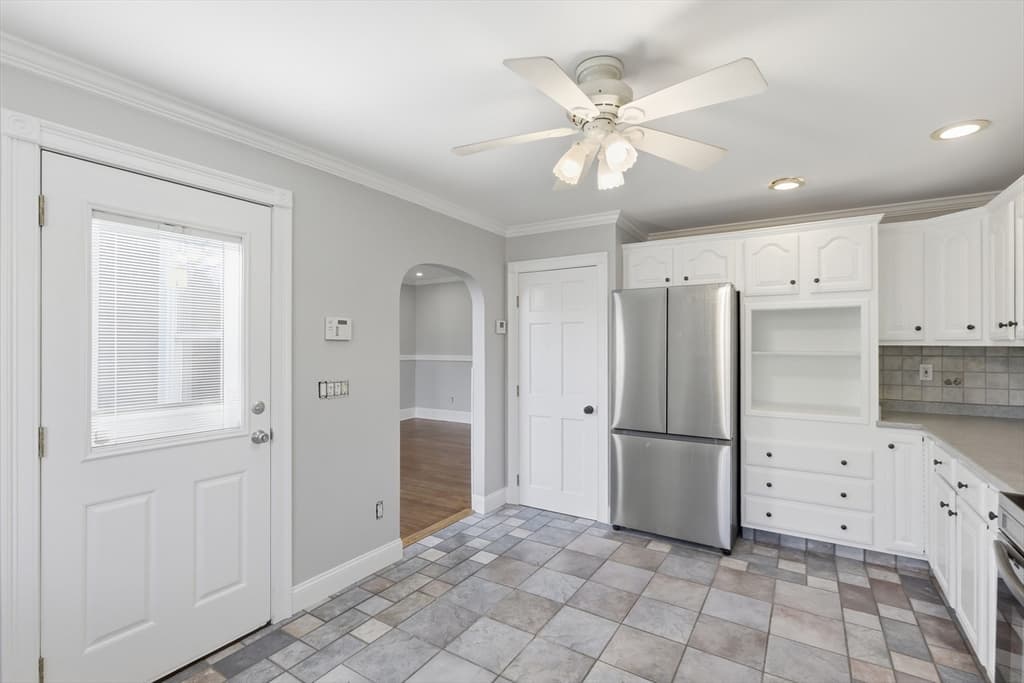 501 Pine St, Fall River MA 02720 photo 8