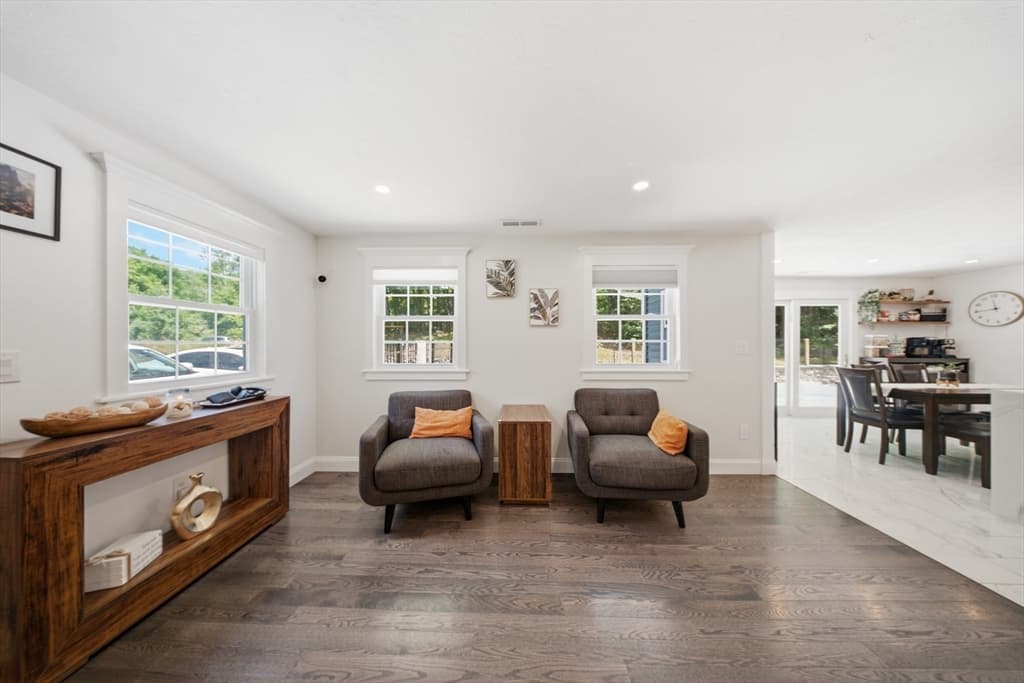 Single Family Residence at 89 Charles St, Leicester MA 01524, Leicester, photo 3 of 33