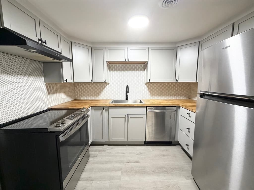 70 Temple St # 1, Springfield MA 01105 photo 7