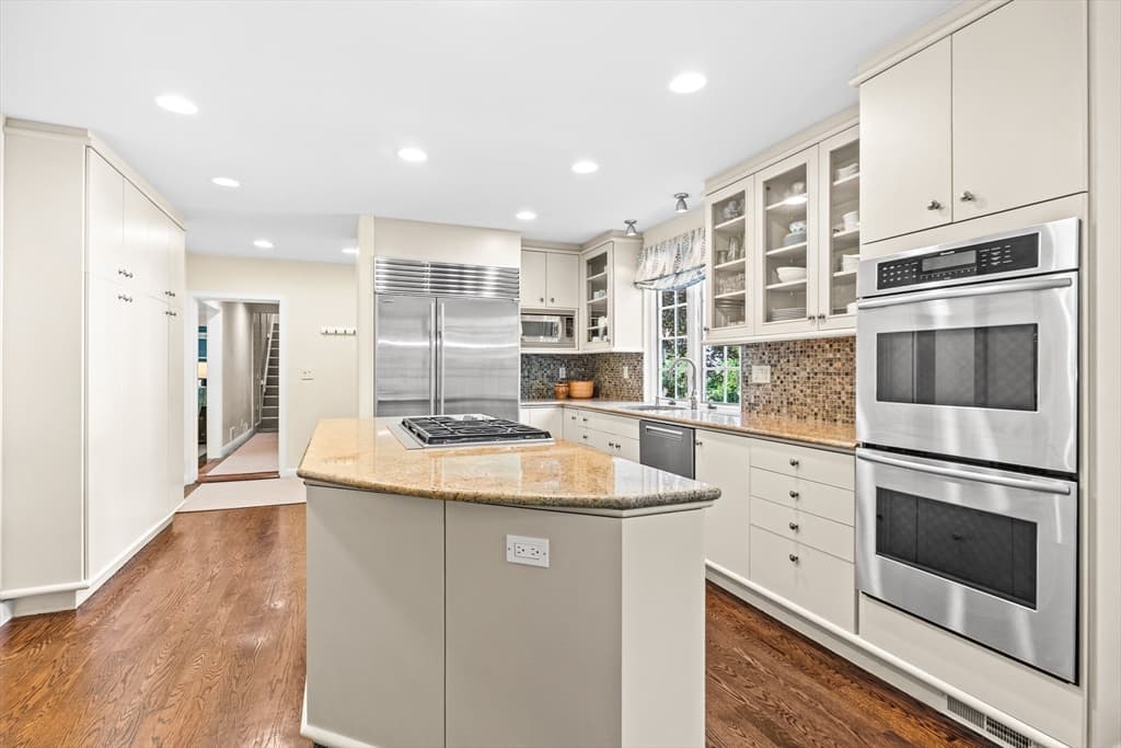 10 Colgate Rd, Wellesley MA 02482 photo 8