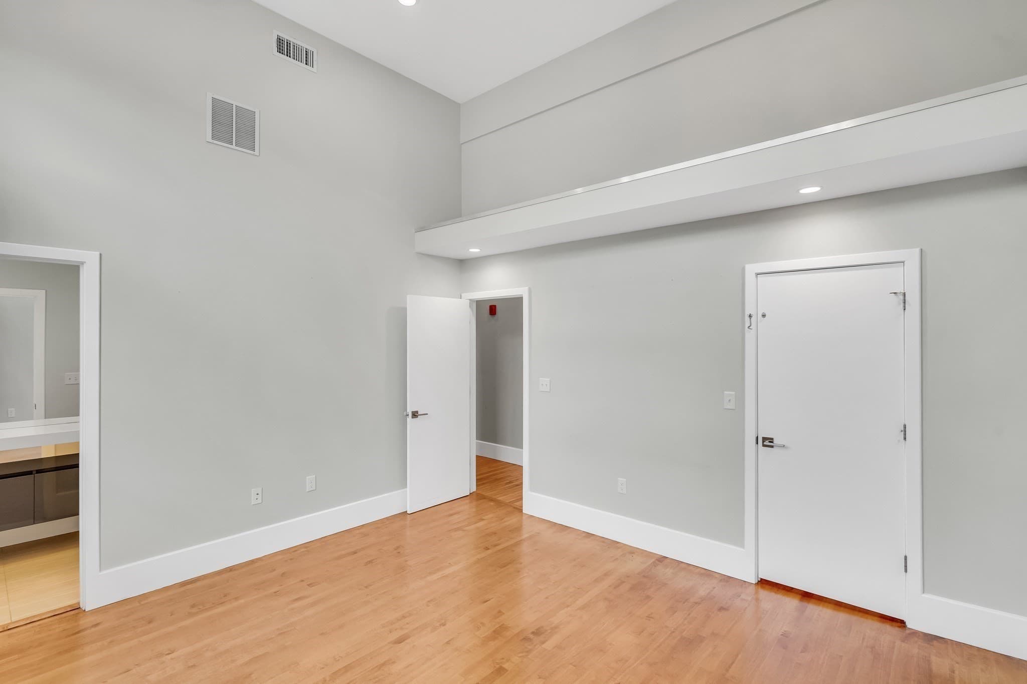 Condominium at 204 Spencer Ave # 6, Chelsea MA 02150, Chelsea, photo 22 of 41