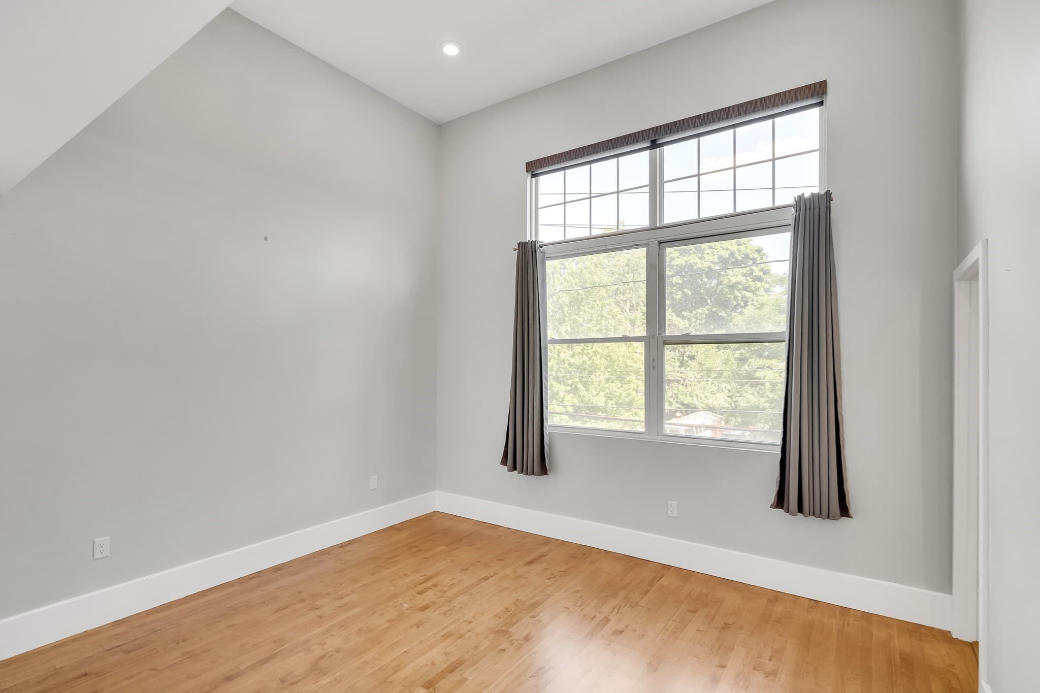 Condominium at 204 Spencer Ave # 6, Chelsea MA 02150, Chelsea, photo 20 of 41