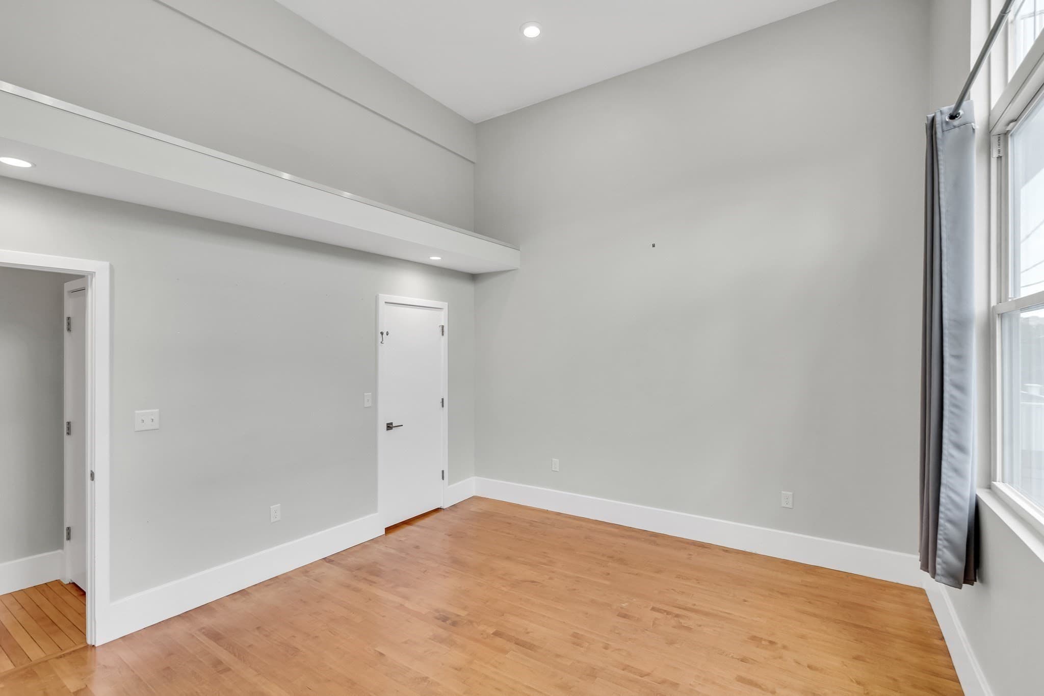 Condominium at 204 Spencer Ave # 6, Chelsea MA 02150, Chelsea, photo 24 of 41