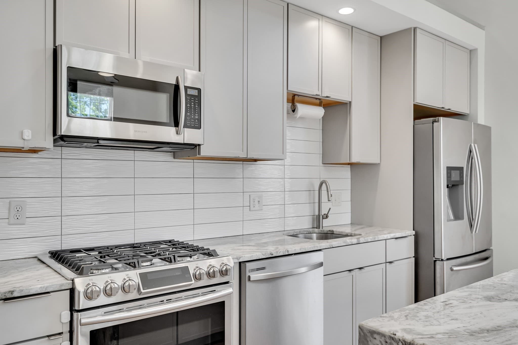 Condominium at 204 Spencer Ave # 6, Chelsea MA 02150, Chelsea, photo 15 of 41