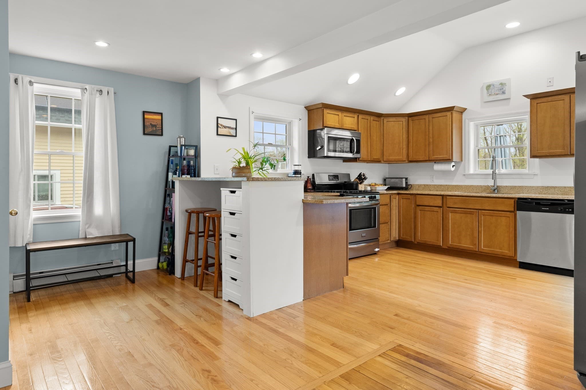 Single Family Residence at 229 Highland St, Hamilton MA 01982, Hamilton, photo 7 of 39