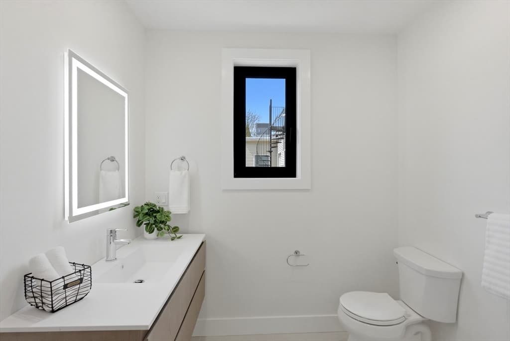 Condominium at 209 Tudor Street # 2, Boston MA 02127, photo 17 of 34
