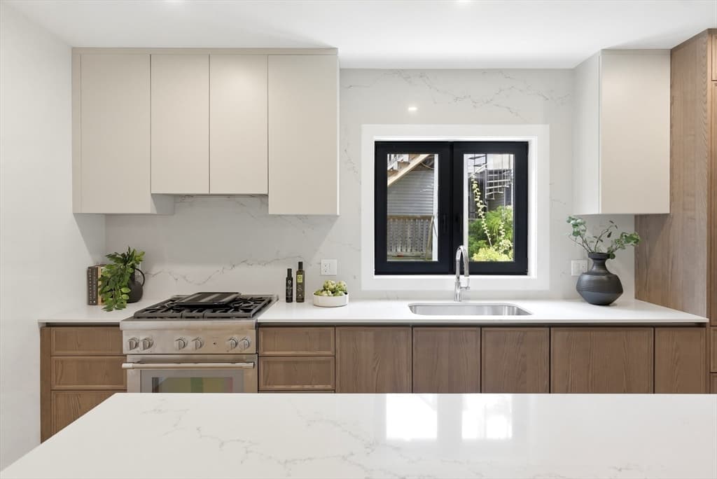 Condominium at 209 Tudor Street # 2, Boston MA 02127, photo 5 of 34