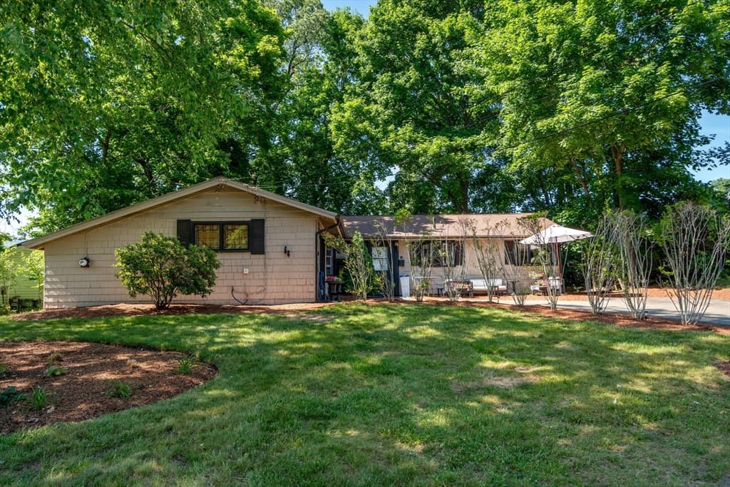 11 Ruth Dr, Framingham MA 01701