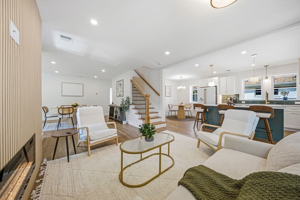 54 Rangeley Rd # 54, Newton MA 02465
