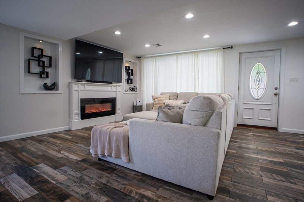 Single Family Residence at 57 Shirley Rd, Shrewsbury MA 01545, photo 13 of 40