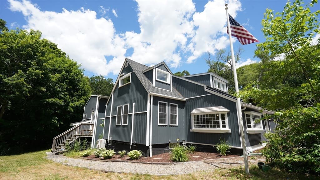 690 Taunton Ave, Seekonk MA 02771
