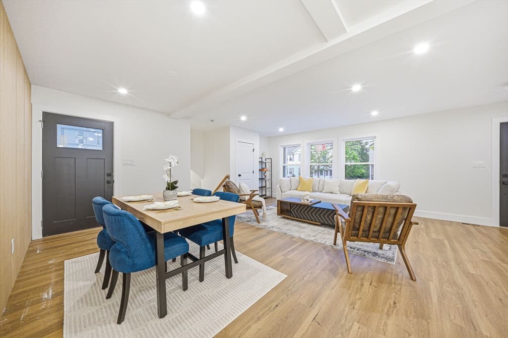 52-54 Rangeley Rd, Newton MA 02465 photo 6