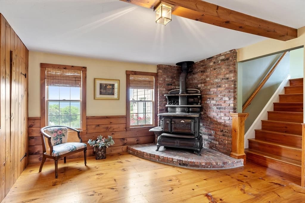 32 Osgood Rd, Sterling MA 01564 photo 3