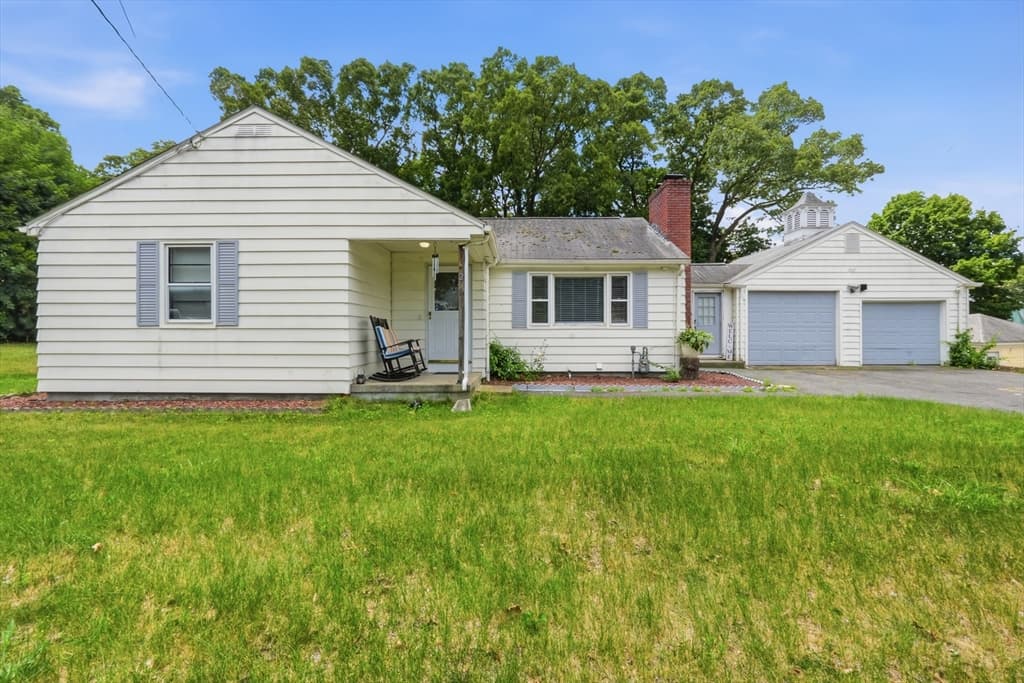 23 Smith St, Chicopee MA 01020