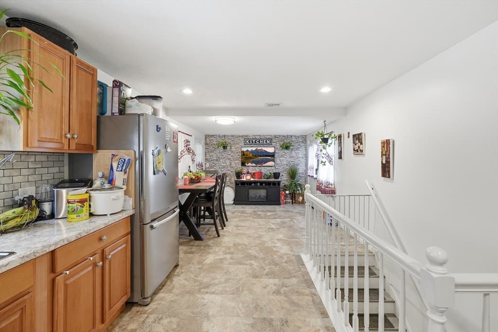 Single Family Residence at 23 Smith St, Chicopee MA 01020, photo 11 of 39