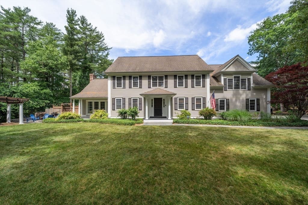 103 Wapping Rd, Kingston MA 02364