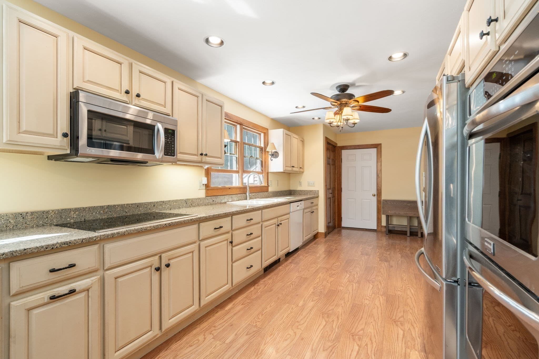 Single Family Residence at 12 Hillside Dr, Brimfield MA 01010, Brimfield, photo 6 of 41