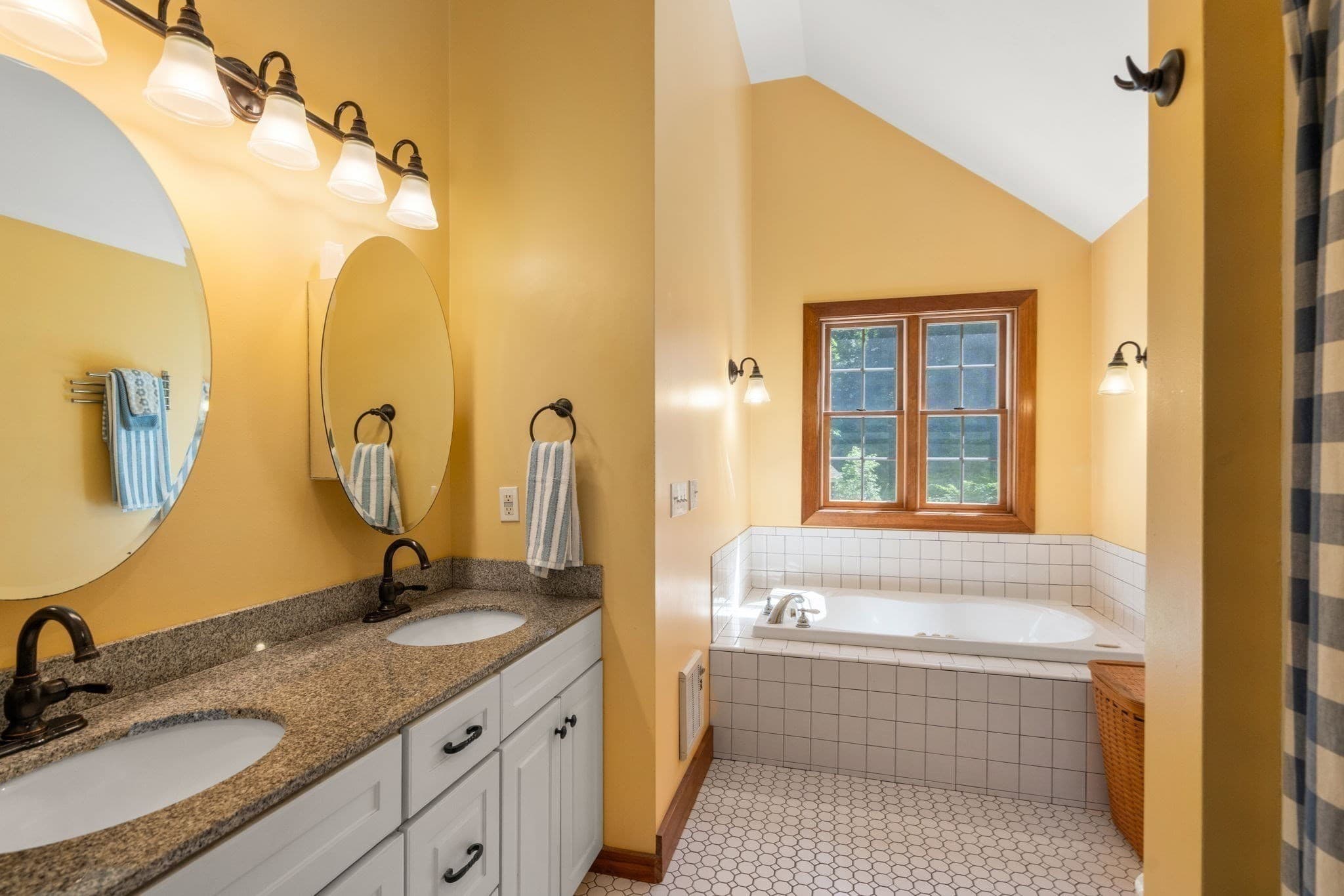 Single Family Residence at 12 Hillside Dr, Brimfield MA 01010, Brimfield, photo 24 of 41
