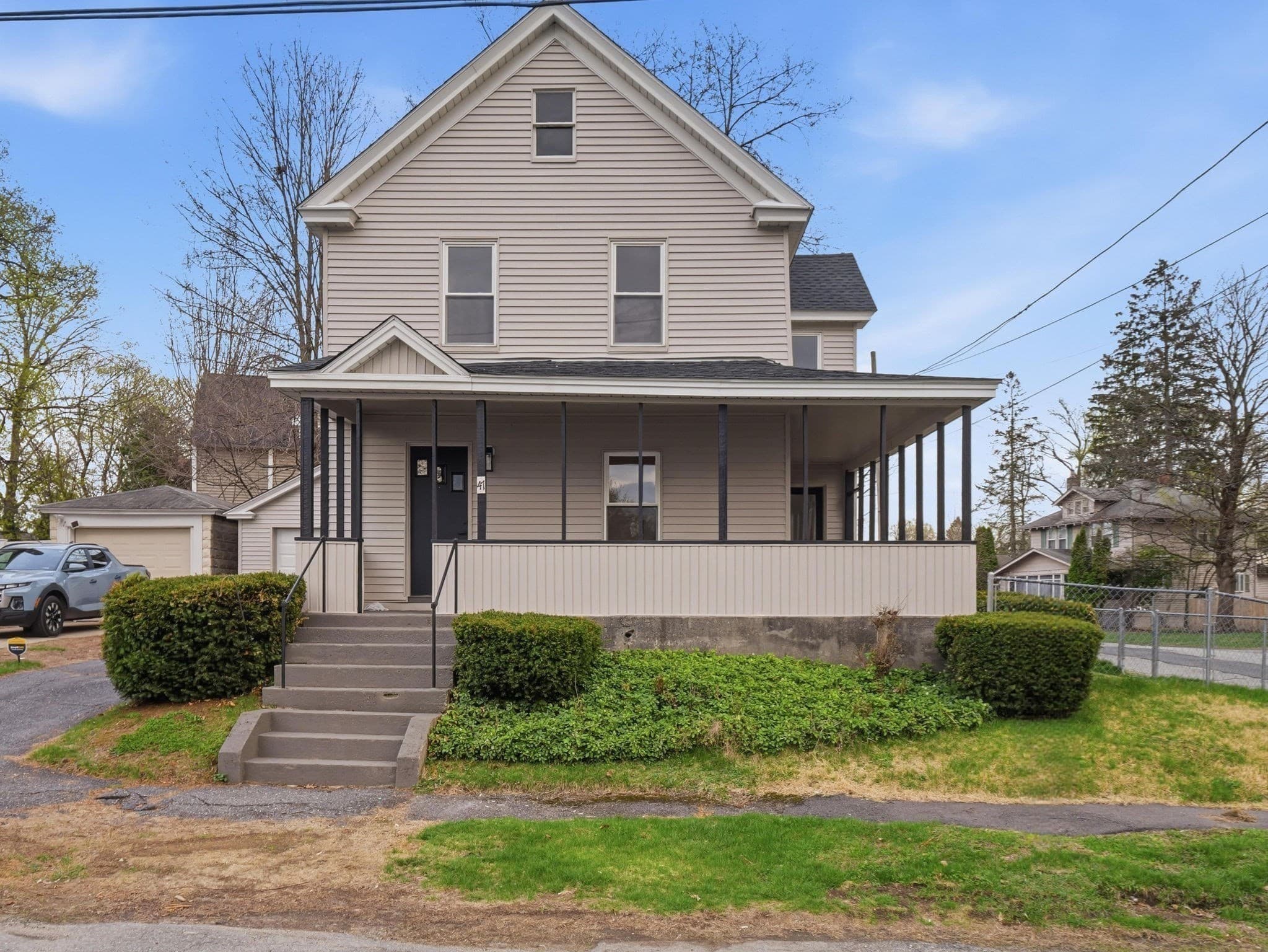 Single Family Residence at 47 Hale St, Leominster MA 01453, photo 2 of 34