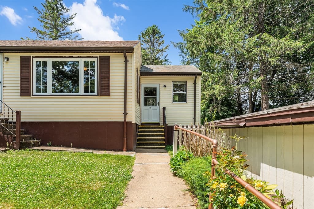 90 Towtaid St, Leicester MA 01611 photo 5