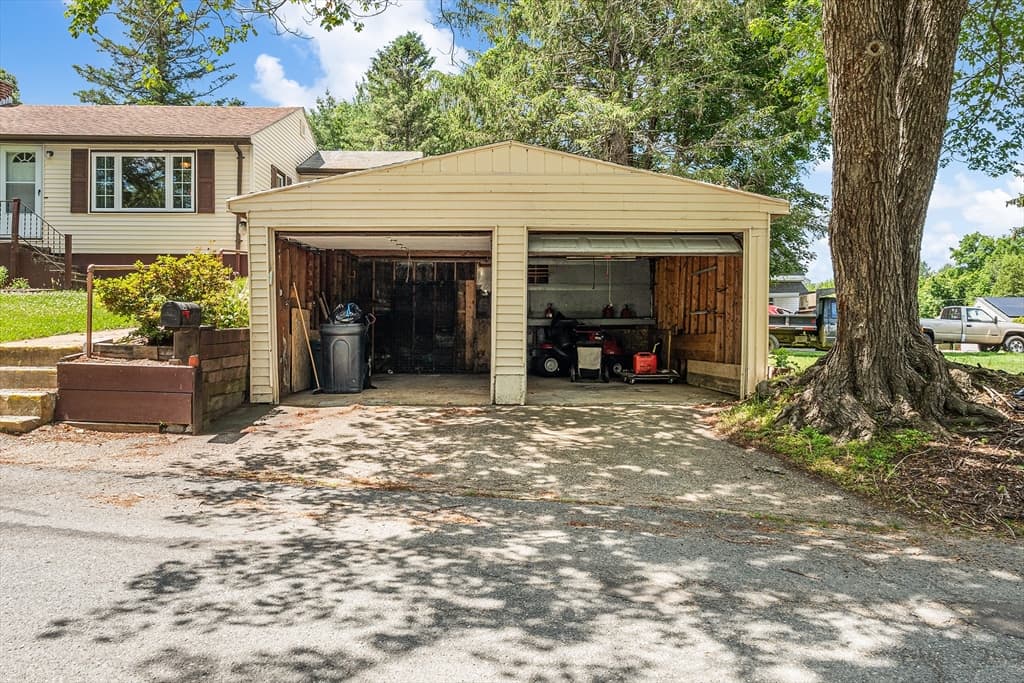 90 Towtaid St, Leicester MA 01611 photo 30