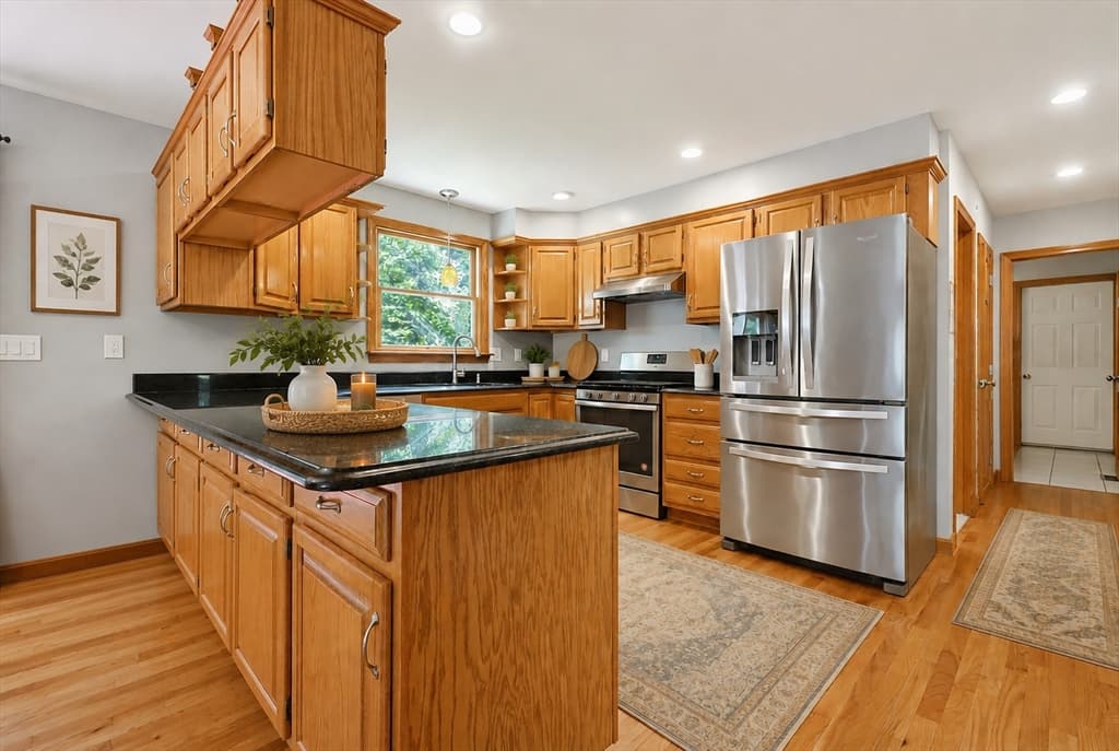 88 Andrews Rd, Marlborough MA 01752 photo 6