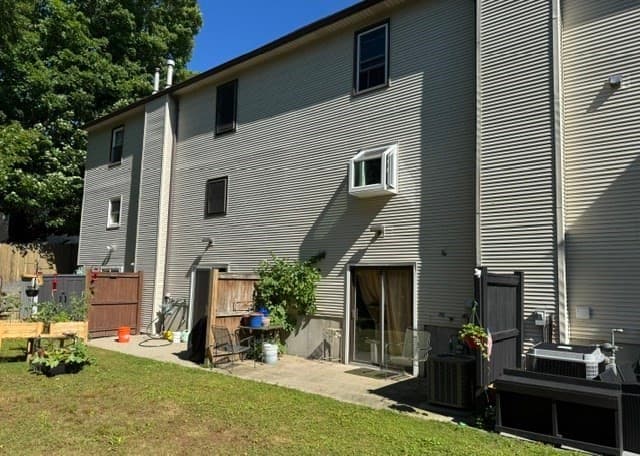 Condominium at 429 South Main Street # 11, Attleboro MA 02703, Attleboro, photo 13 of 19