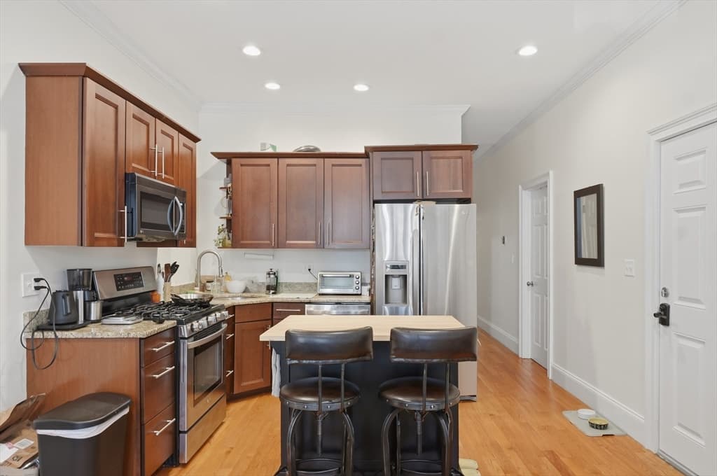 Condominium at 502 Sumner Street # 1, Boston MA 02128, photo 6 of 25