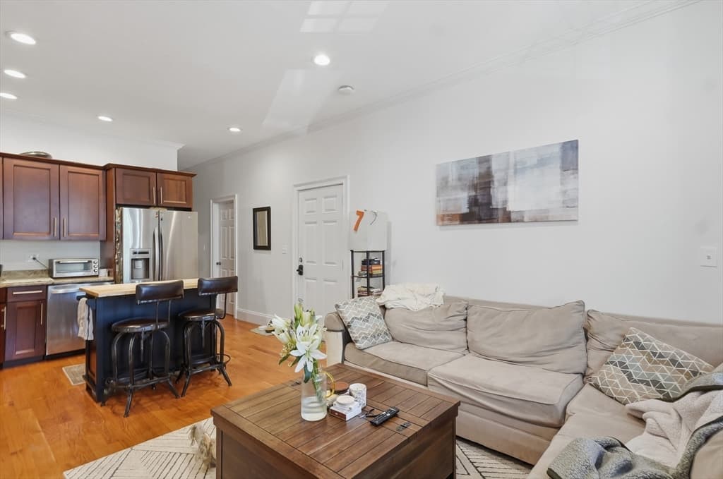 Condominium at 502 Sumner Street # 1, Boston MA 02128, photo 3 of 25