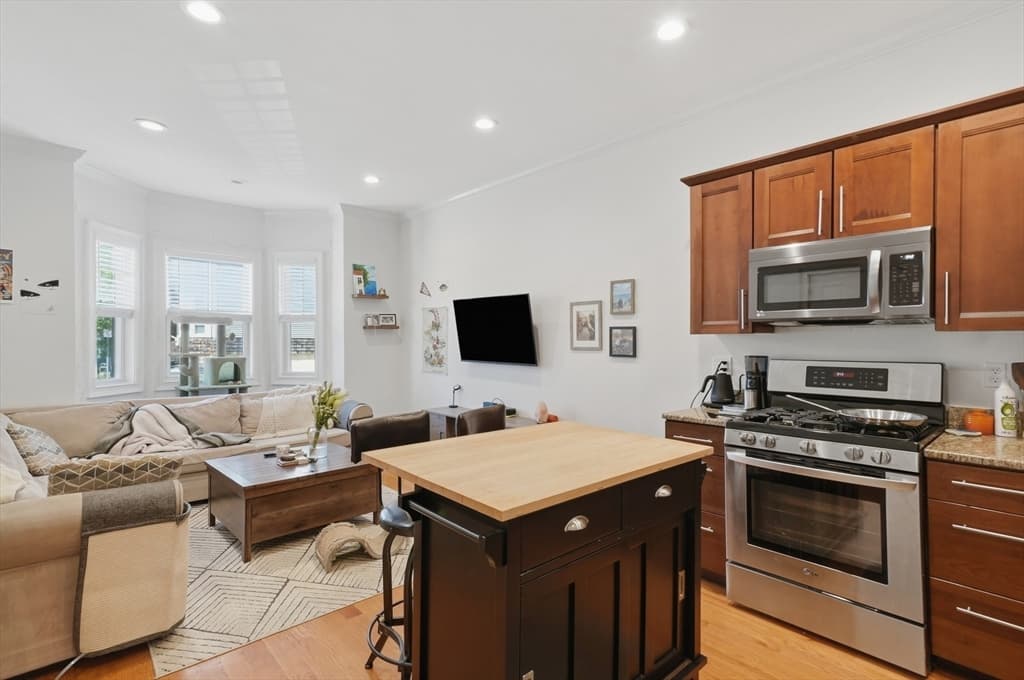 Condominium at 502 Sumner Street # 1, Boston MA 02128, photo 8 of 25