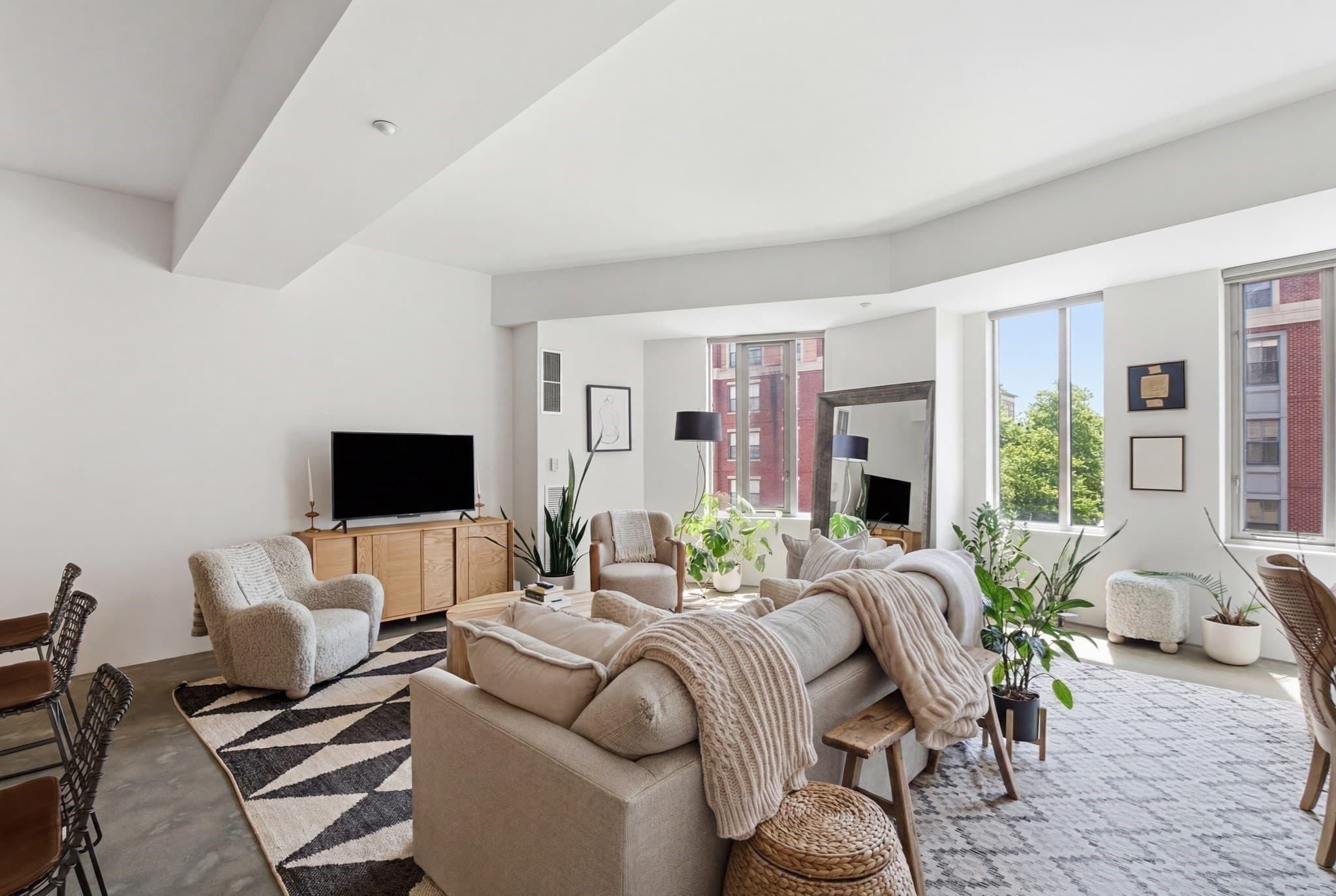 Condominium at 1313 Washington St. # 414, Boston MA 02118, photo 5 of 32