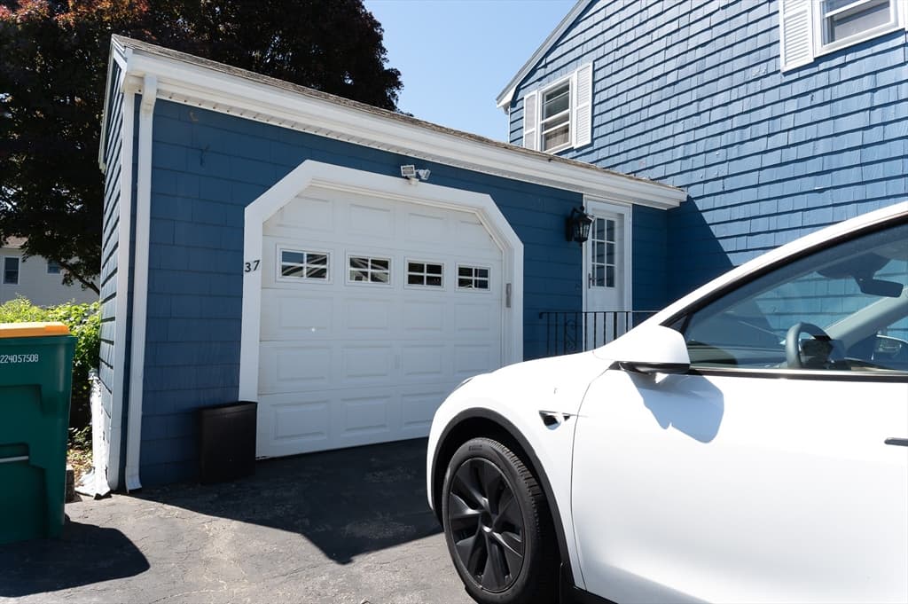 Single Family Residence at 37 Maple Ave, Woburn MA 01801, Woburn, photo 34 of 38