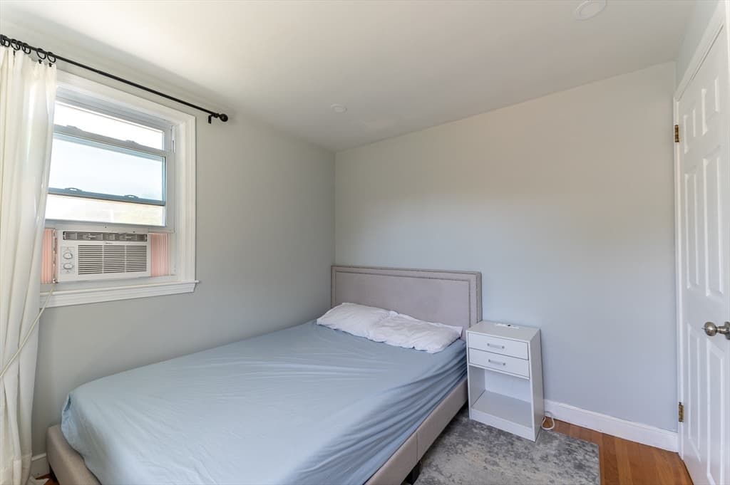 Single Family Residence at 37 Maple Ave, Woburn MA 01801, Woburn, photo 15 of 38