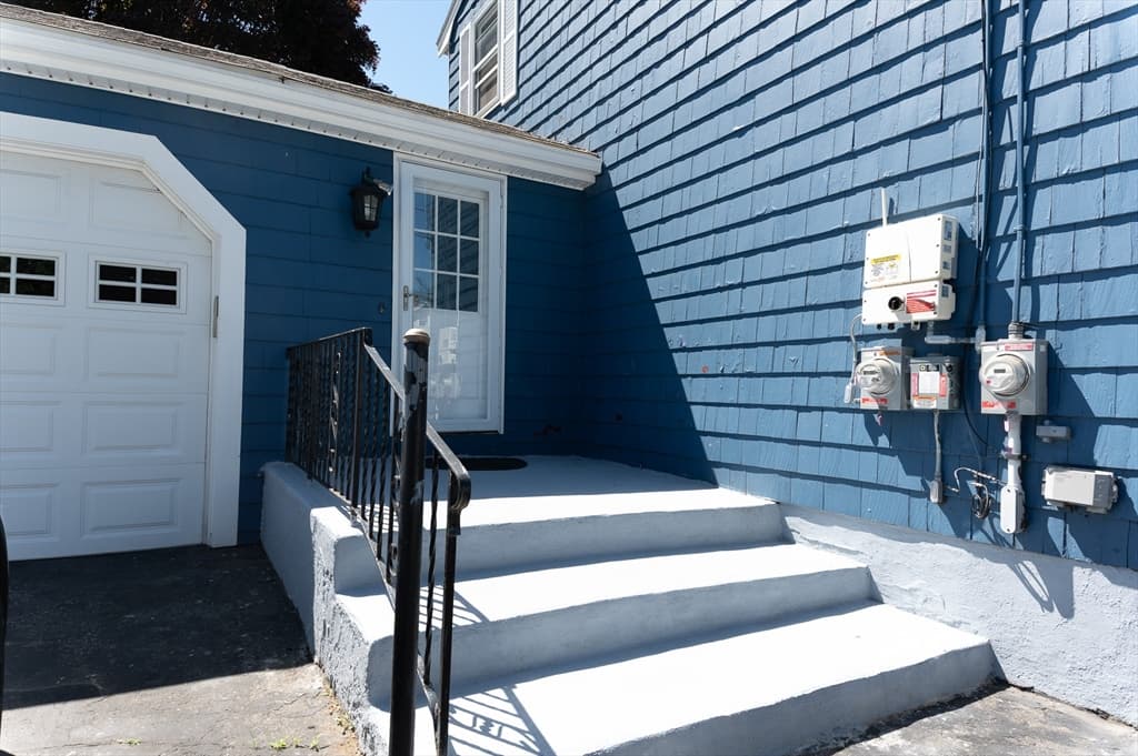 Single Family Residence at 37 Maple Ave, Woburn MA 01801, Woburn, photo 35 of 38