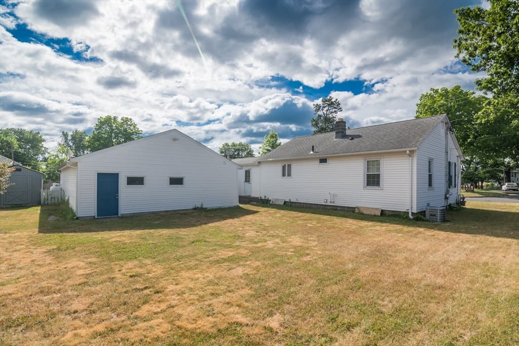 248 Laconia St, Springfield MA 01129 photo 6