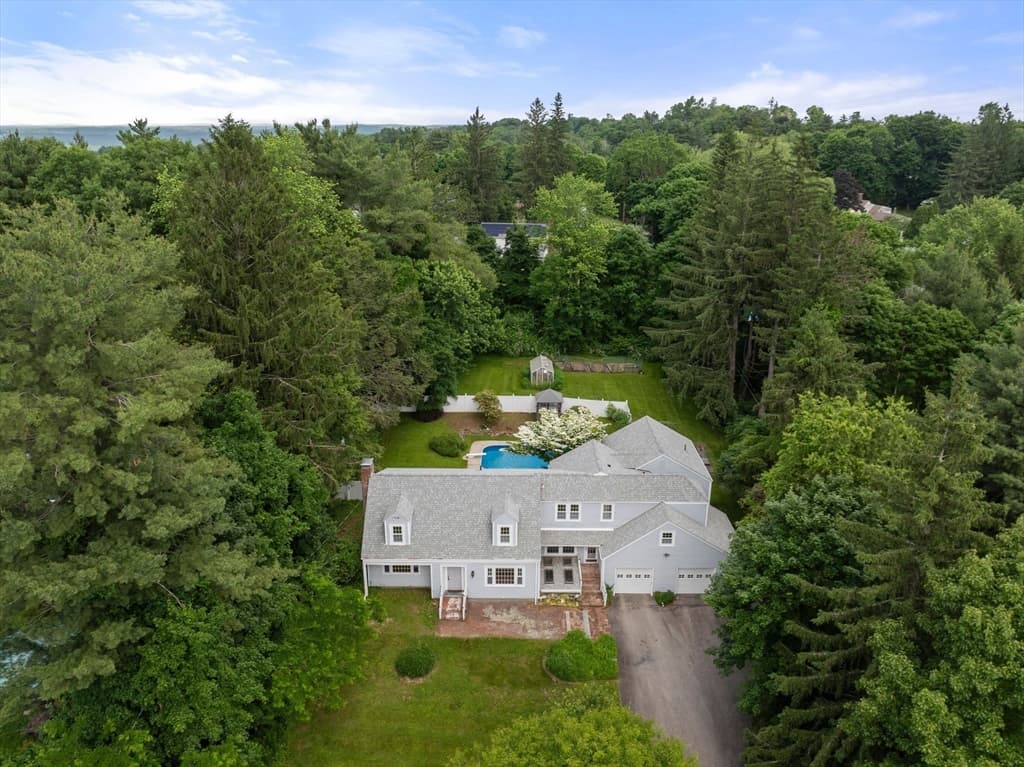 Single Family Residence at 6 Newton Place, Sturbridge MA 01566, Sturbridge, photo 2 of 34