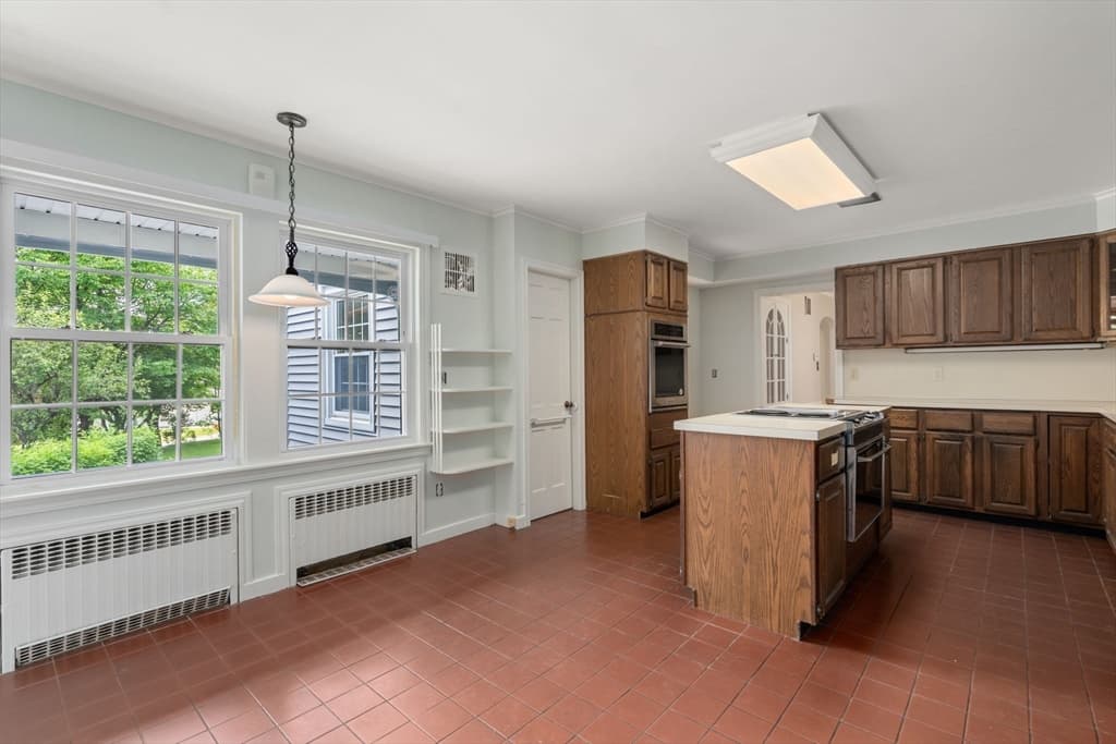 Single Family Residence at 6 Newton Place, Sturbridge MA 01566, Sturbridge, photo 12 of 34