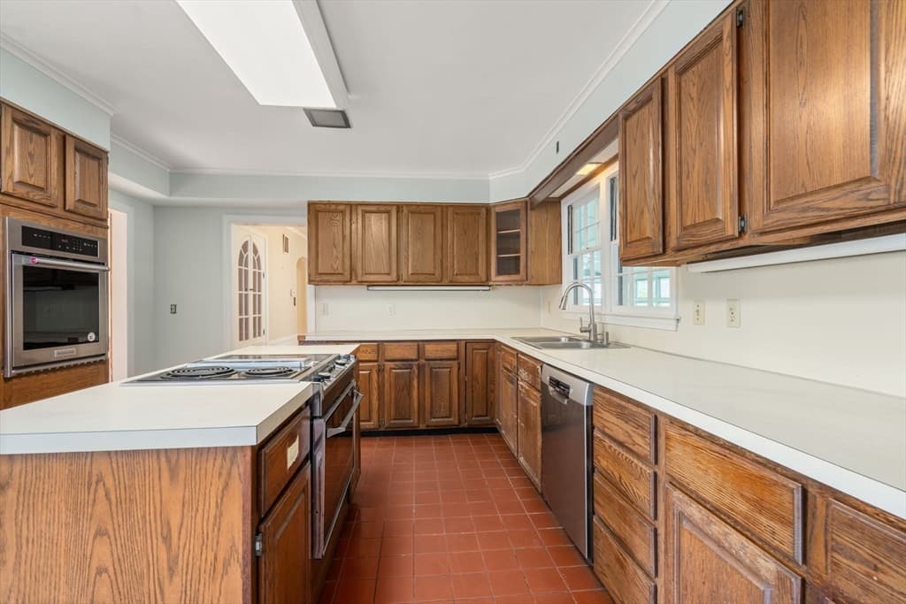Single Family Residence at 6 Newton Place, Sturbridge MA 01566, Sturbridge, photo 15 of 34