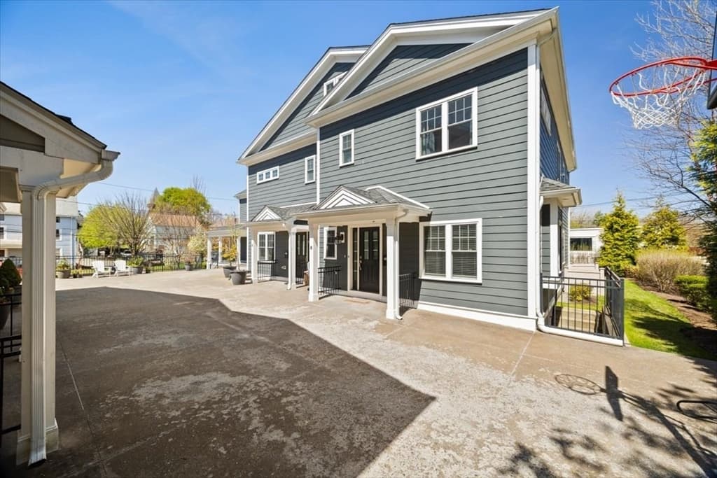 16-26 Dalby St # 3, Newton MA 02458 photo 2