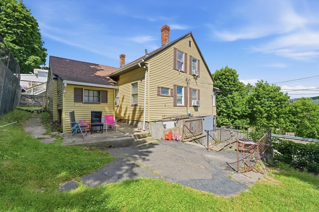 3 Family at 16-18 Walnut St, Fitchburg MA 01420, photo 12 of 41