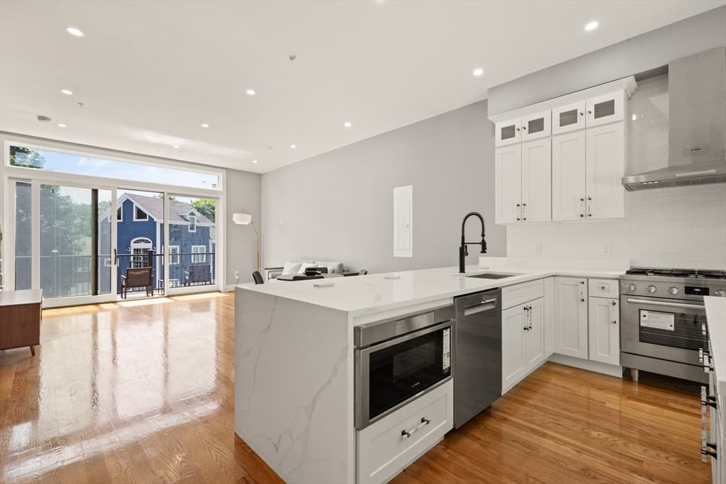 53 Packards Ln # 3, Quincy MA 02169 photo 5