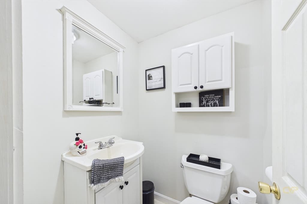 551 Union St, New Bedford MA 02740 photo 17