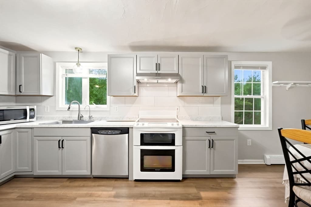 Single Family Residence at 11 Elmwood Dr, Berkley MA 02779, photo 3 of 41